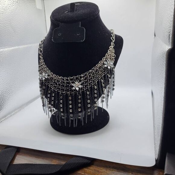 Unique Grunge Glam Floral Chainmaile Necklace - Picture 5 of 6